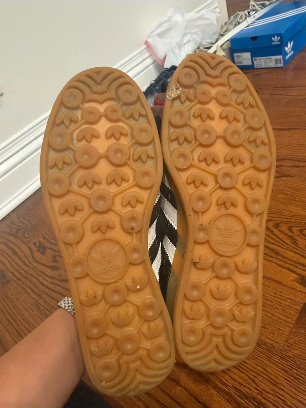 adidas Gazelle Gray Suede Sneakers with White Stripes size 7.5